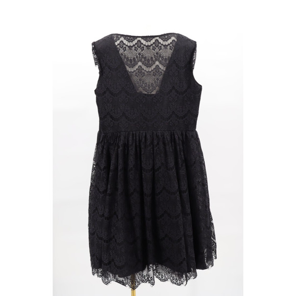 Chi Chi London Plus Size 18 Premium Lace Dress Black Scallop Hem Whimsigoth - Picture 2 of 9